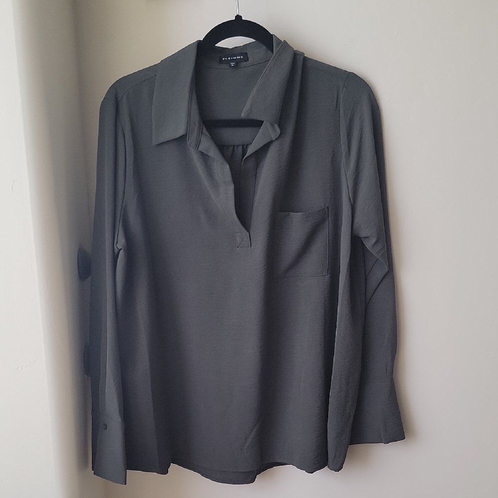 Pleione Olive green Long Sleeve Relaxed Button Down Shirt